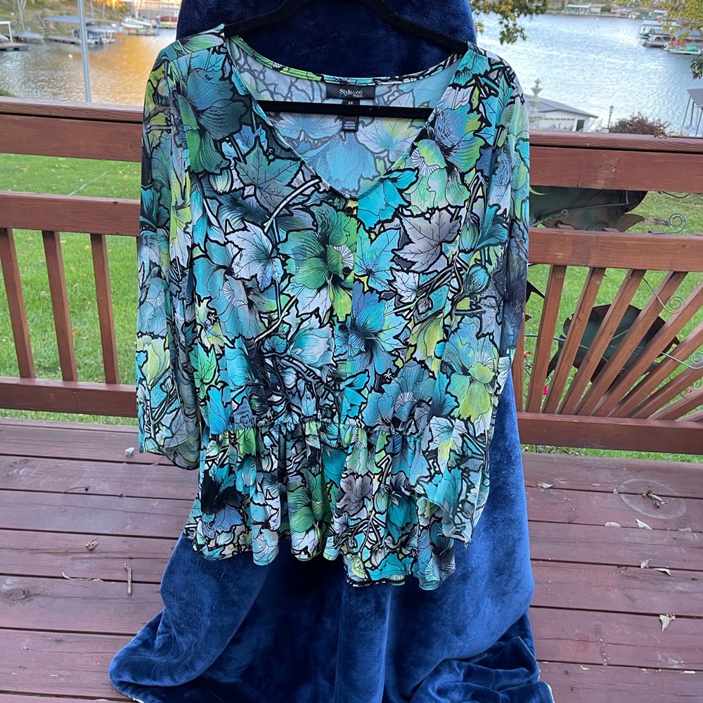 Leafy blue shirt